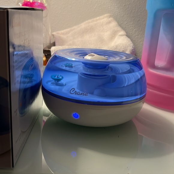 Crane Ultrasonic Cool Mist Humidifier - Picture 2 of 5